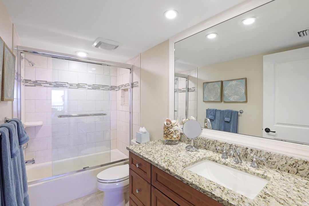 17 Bluebill Ave #1005, Naples, FL 34108
