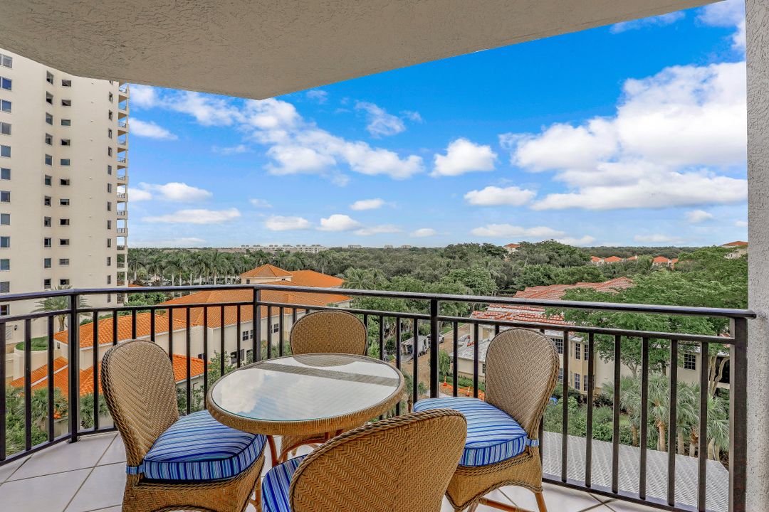 7225 Pelican Bay Blvd #605, Naples, FL 34108