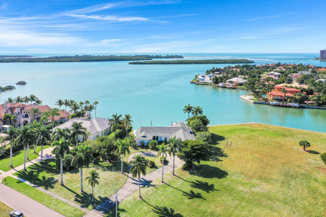 1028 W Inlet Dr, Marco Island, FL 34145