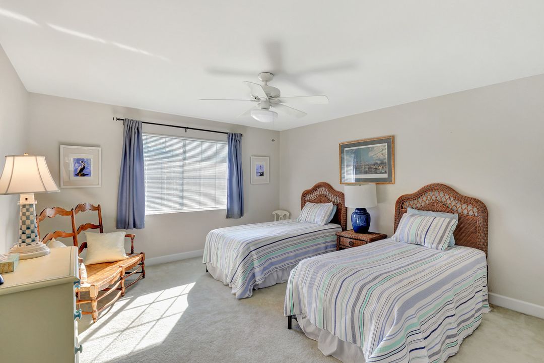 242 Edgemere Way E, Naples, FL 34105