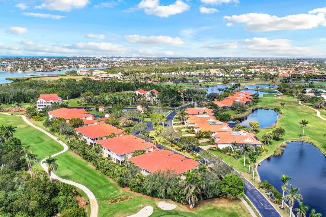 4800 Yacht Harbor Dr #822, Naples, FL 34112
