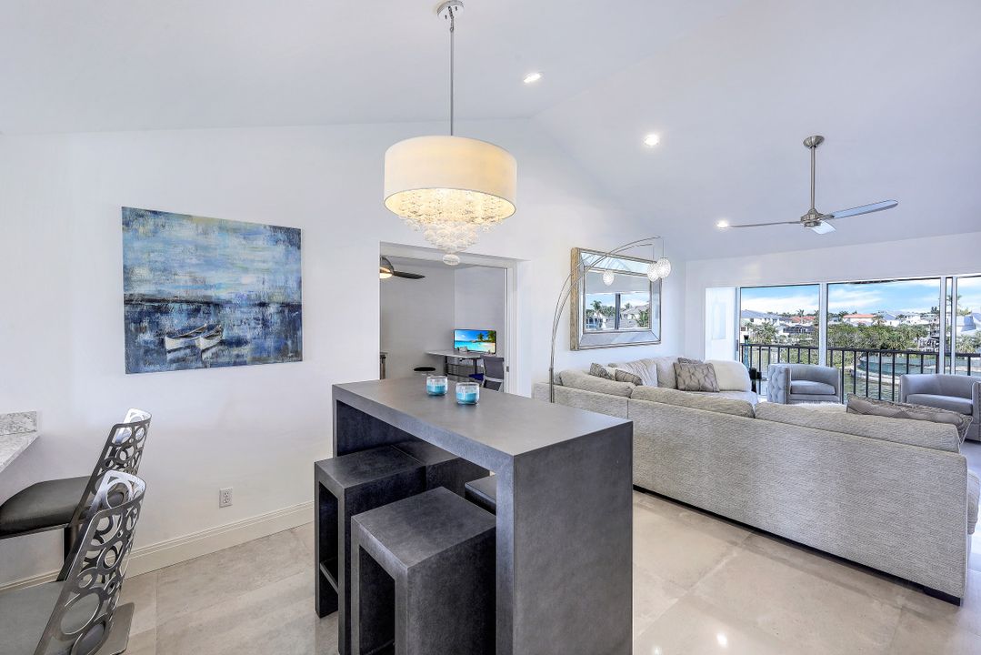 10684 Gulf Shore Dr, Naples, FL 34108