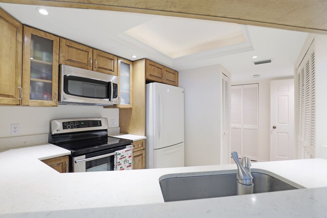 5895 Chanteclair Dr #122, Naples, FL 34108