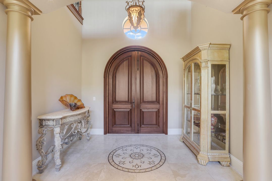 3645 7th Ave NW, Naples, FL 34120