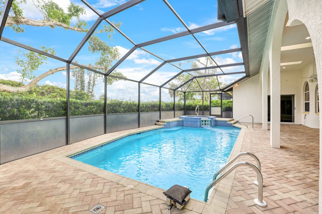 9926 Ortega Ln, Bonita Springs, FL 34135