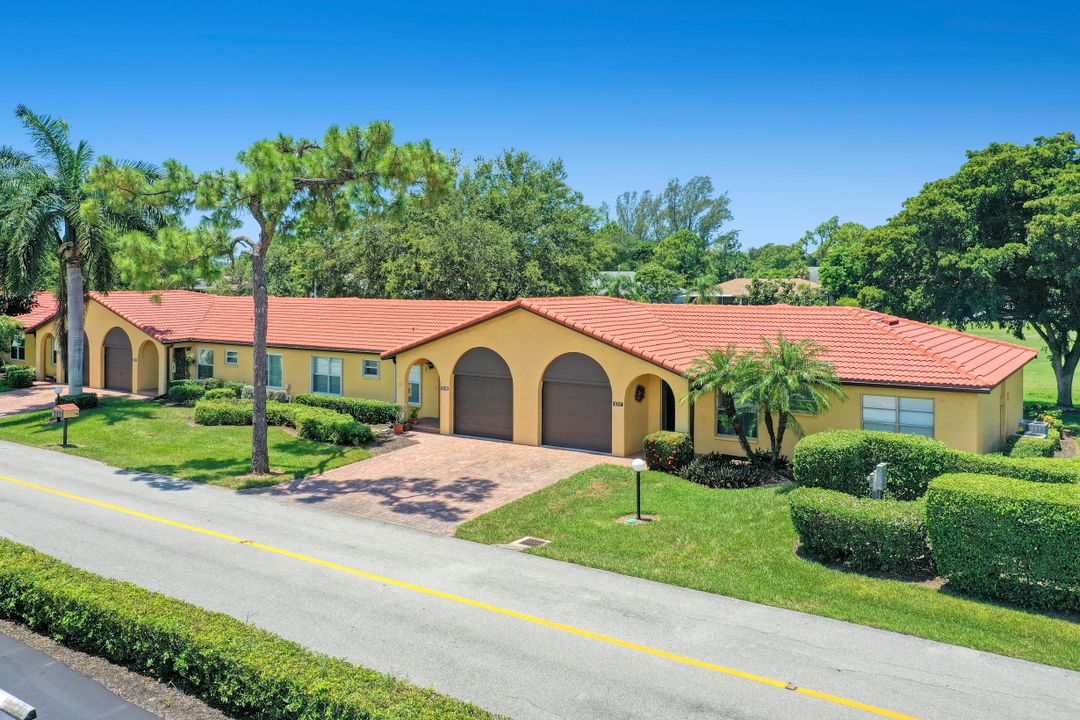 1017 Forest Lakes Dr, Naples, FL 34105