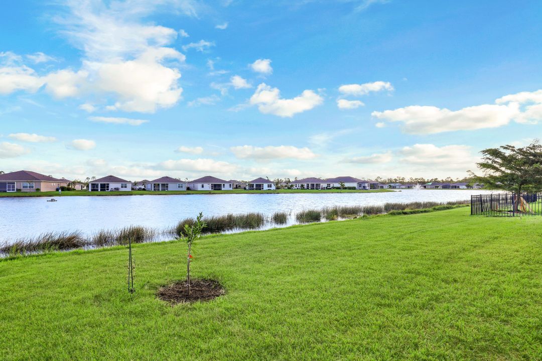 3188 Amadora Cir, Cape Coral, FL 33909