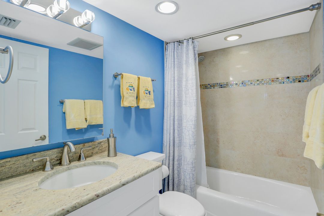 40 Seagate Dr #501, Naples, FL 34103