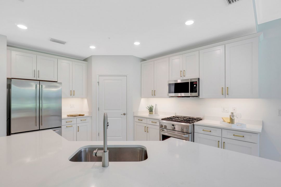 16352 Viansa Way #101, Naples, FL 34110