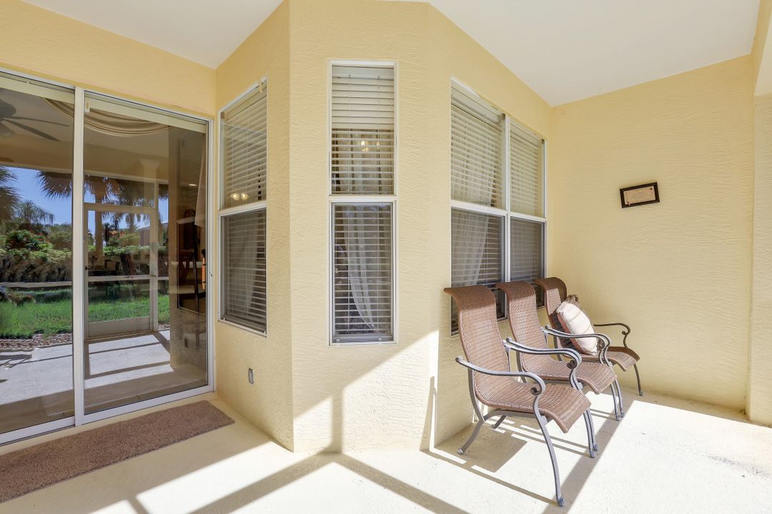 2084 Crestview Way, Naples, FL 34119