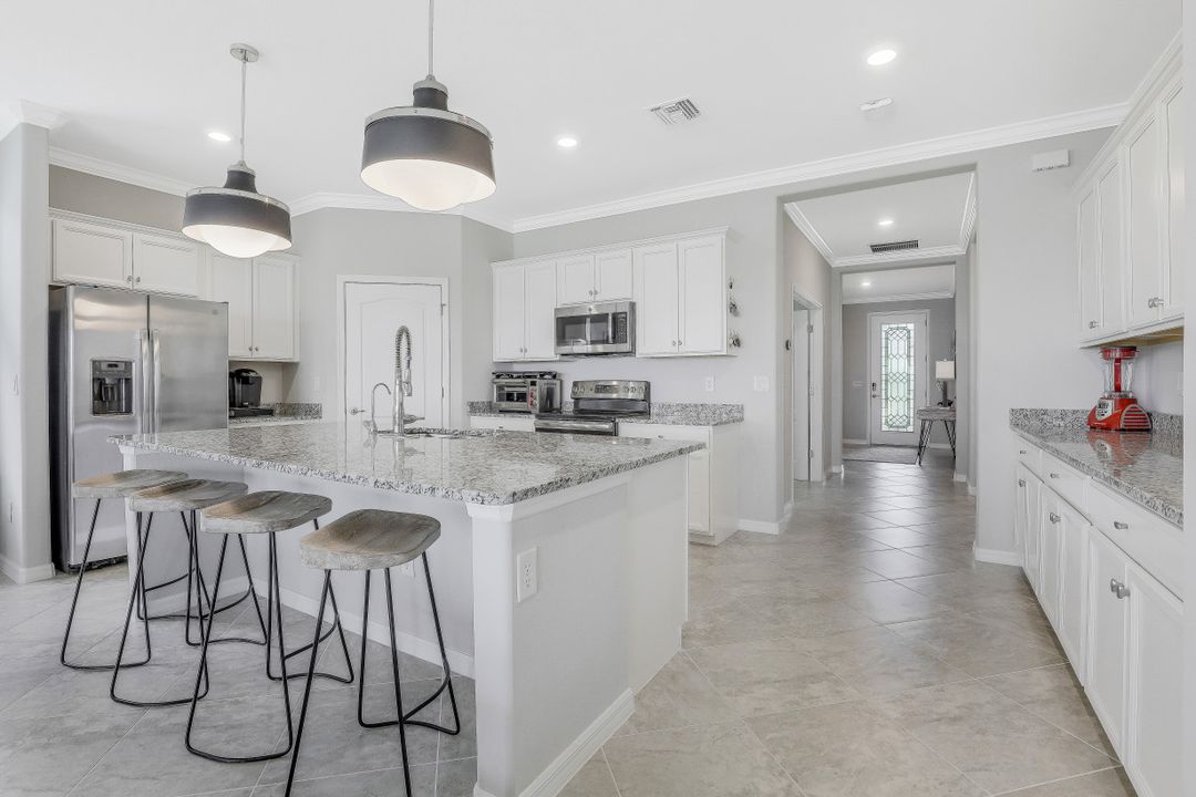 19877 Beechcrest Pl, Estero, FL 33928