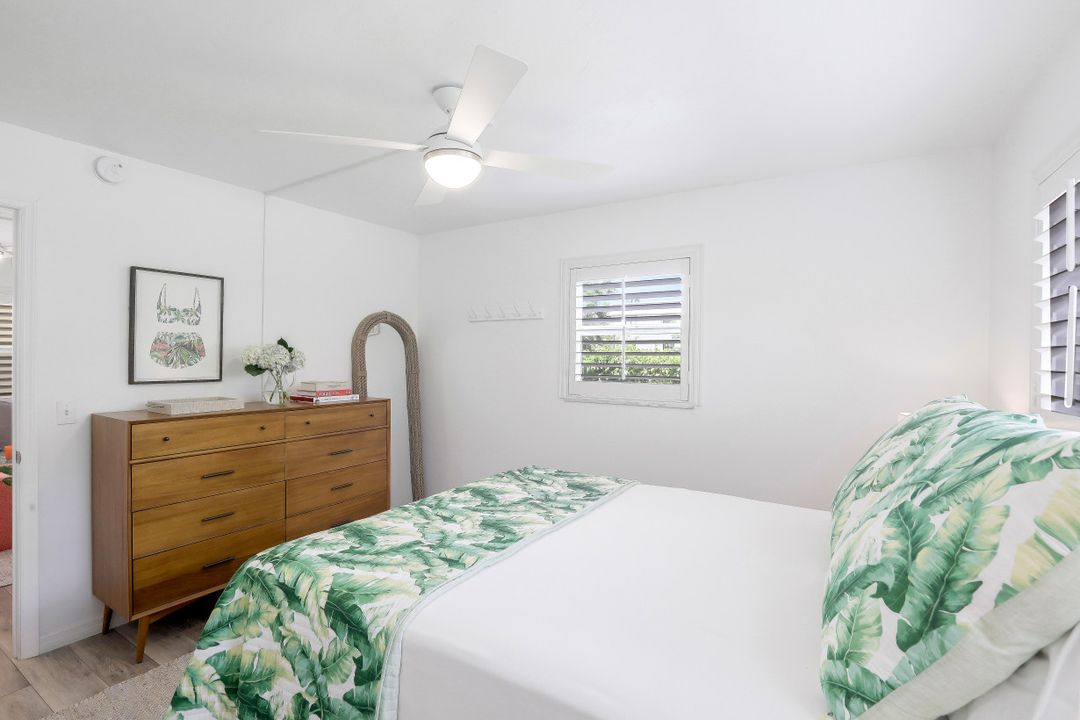 780 10th Ave S #6, Naples, FL 34102