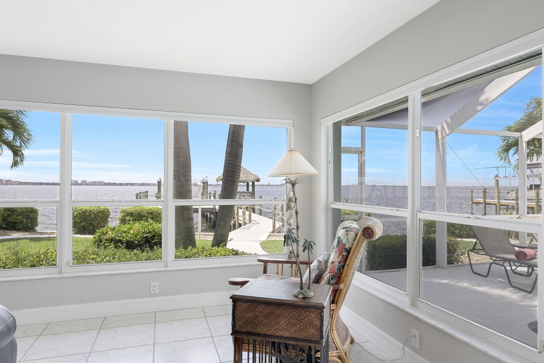 642 Coral Dr, Cape Coral, FL 33904