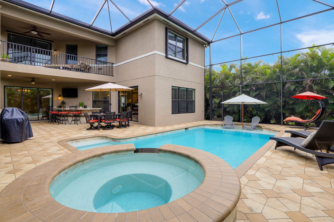 3342 Pacific Dr, Naples, FL 34119