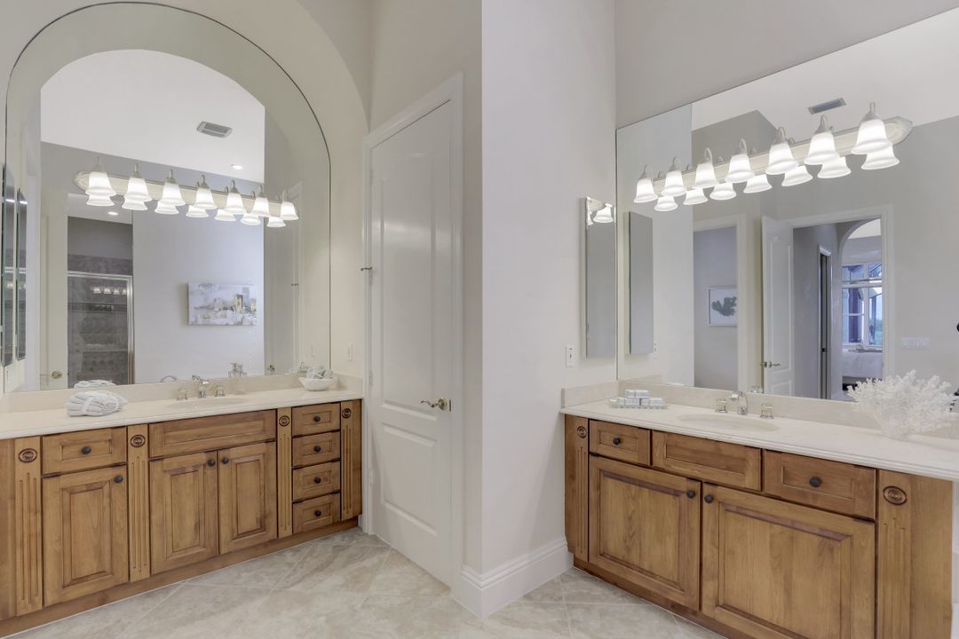 8560 Bellagio Dr, Naples, FL 34114