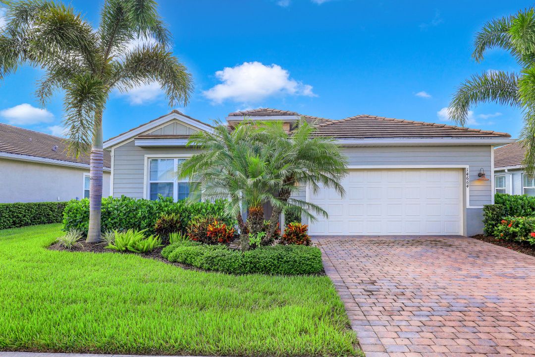 14664 Topsail Dr, Naples, FL 34114