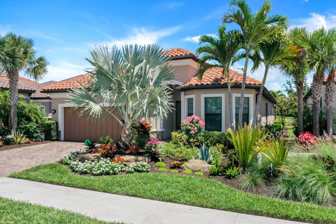 8701 Cavano St, Naples, FL 34119