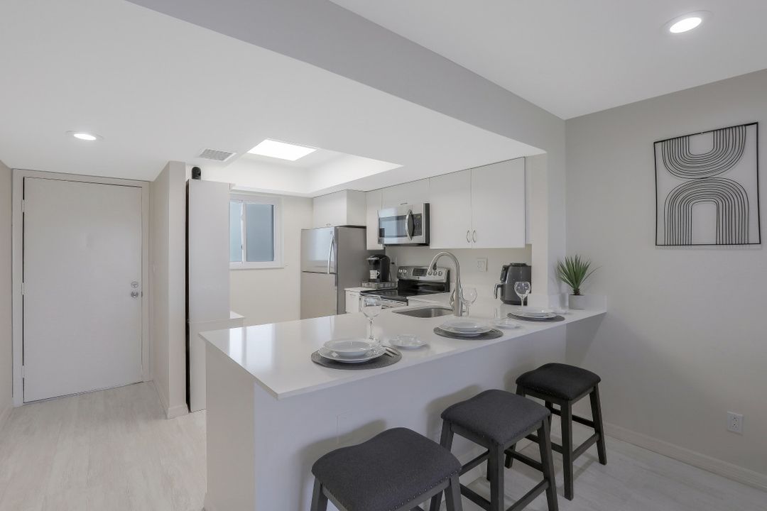 1004 Manatee Rd, Naples, FL 34114