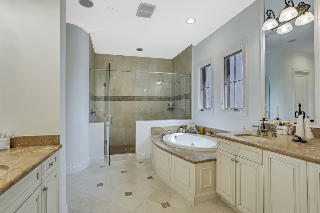 16649 Toscana Cir #806, Naples, FL 34110