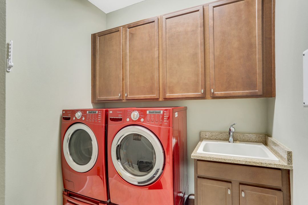 9104 Isla Bella Cir, Bonita Springs, FL 34135