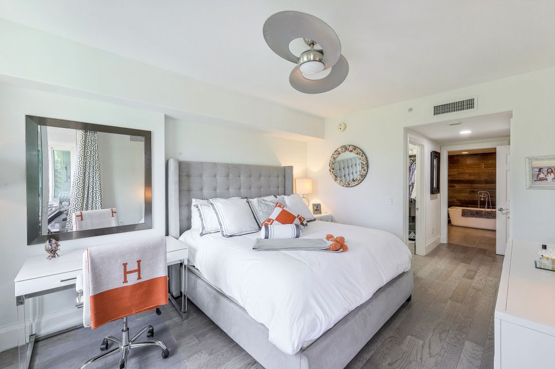 2748 Tiburon Blvd E #304, Naples, FL 34109