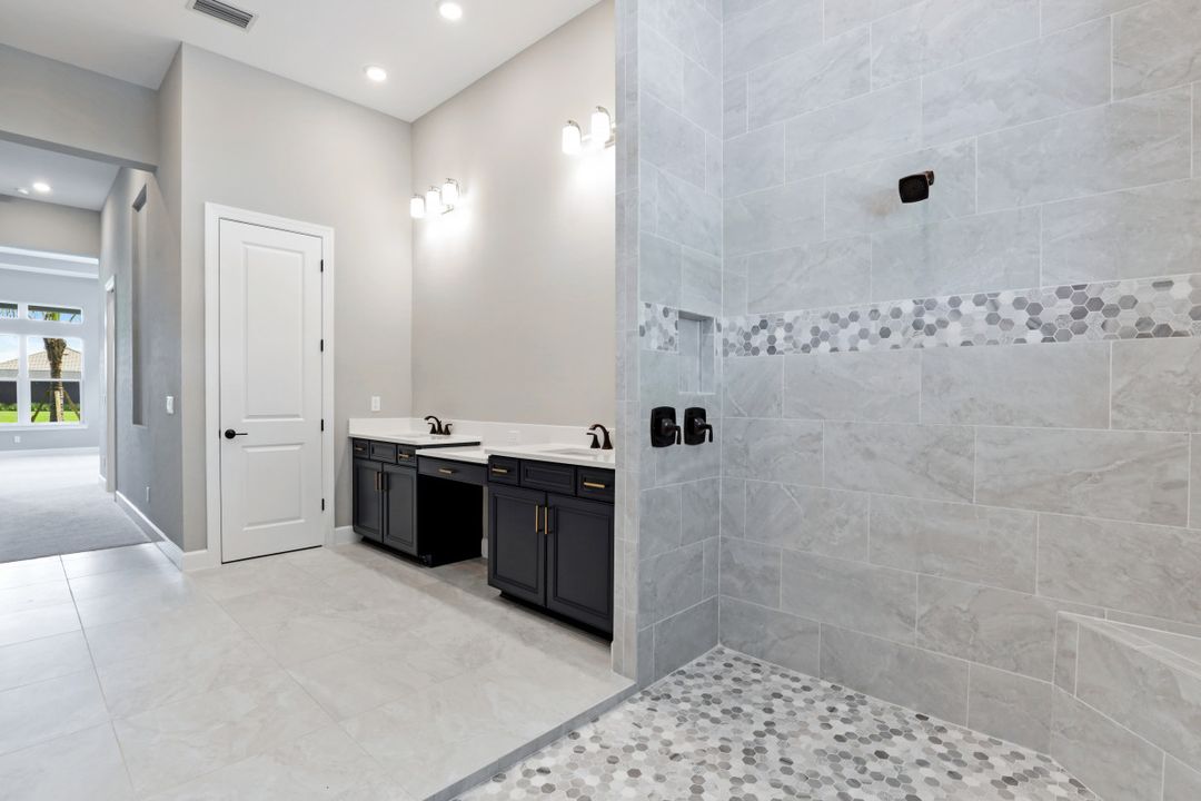 11430 Canal Grande Dr, Fort Myers, FL 33913