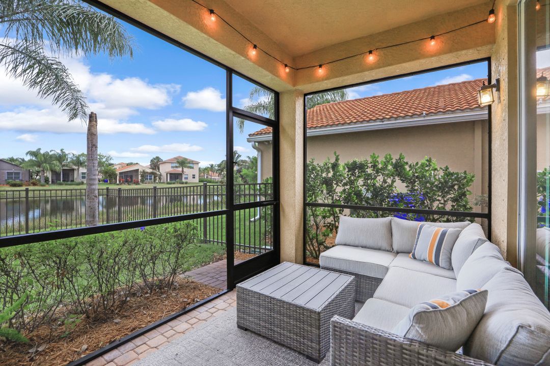 10313 Crepe Jasmine Ln, Fort Myers, FL 33913