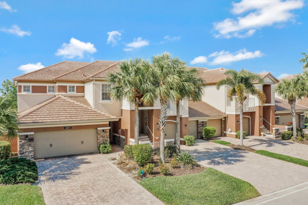 9201 Quartz Ln #202, Naples, FL 34120