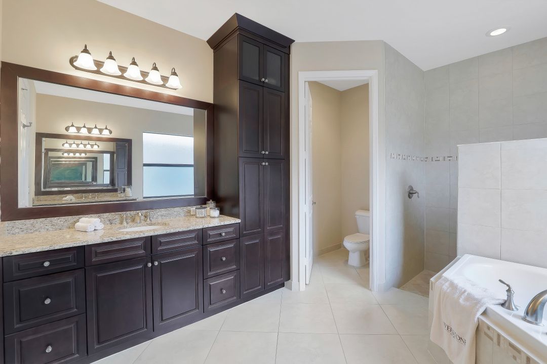 3271 Pacific Dr, Naples, FL 34119