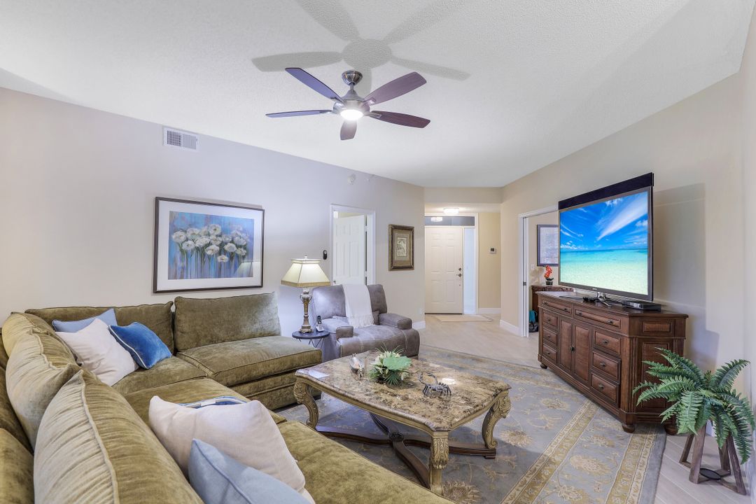 77 Silver Oaks Cir #8101, Naples, FL 34119