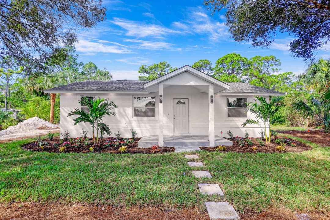 241 12th St SE, Naples, FL 34117