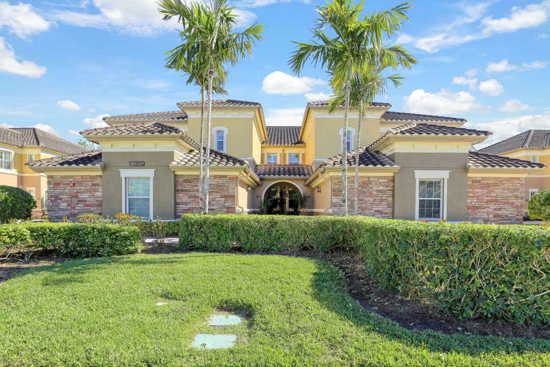 9512 Ironstone Terrace #202, Naples, FL 34120