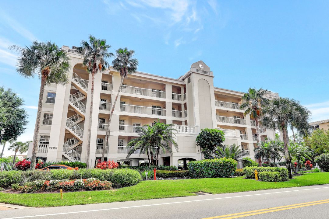 9700 Gulf Shore Dr #202, Naples, FL 34108