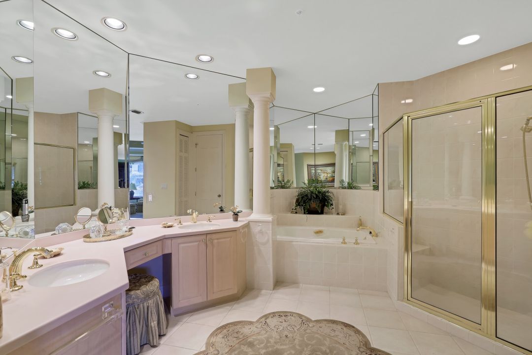 158 Colonade Cir, Naples, FL 34103