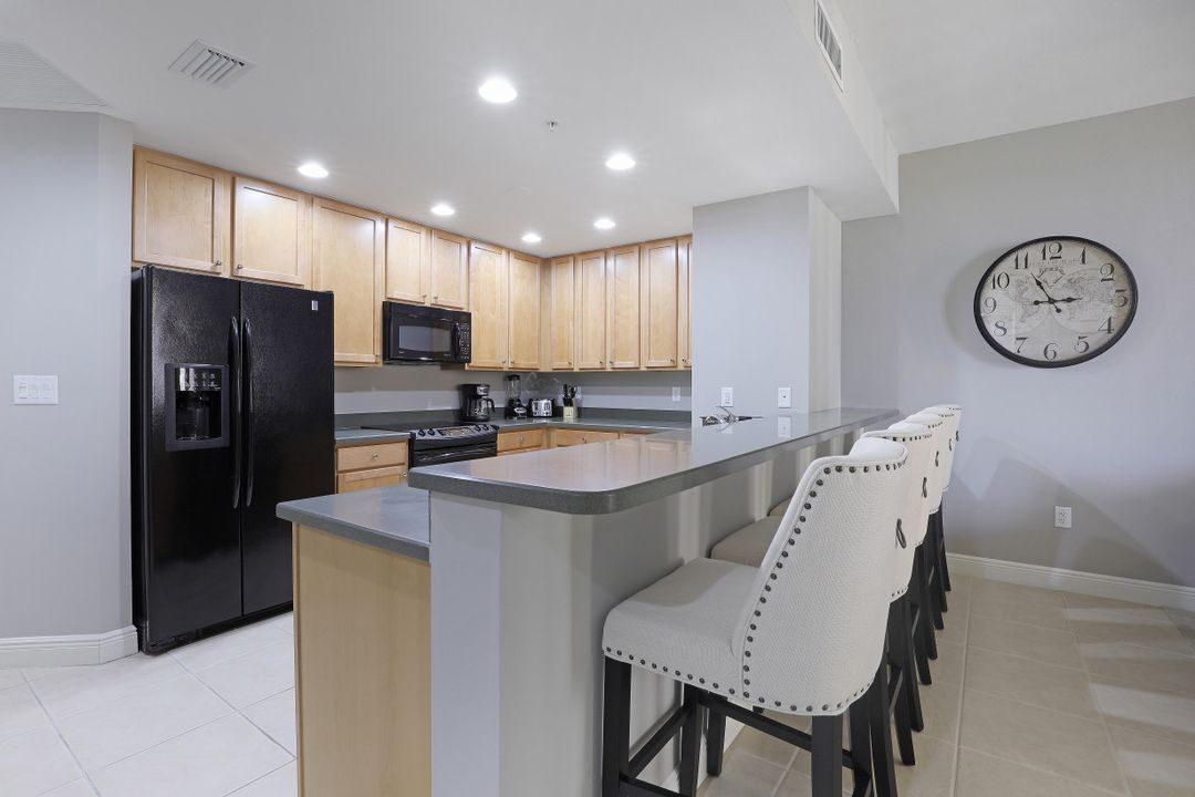 5781 Cape Harbour Dr #903, Cape Coral, FL 33914