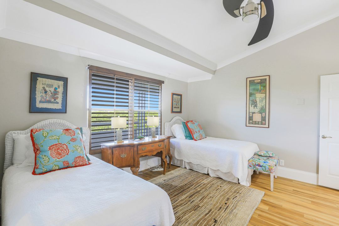 360 Horse Creek Dr #502, Naples, FL 34110