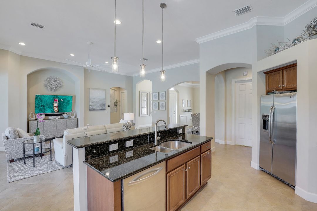 9365 Slate Ct, Naples, FL 34120