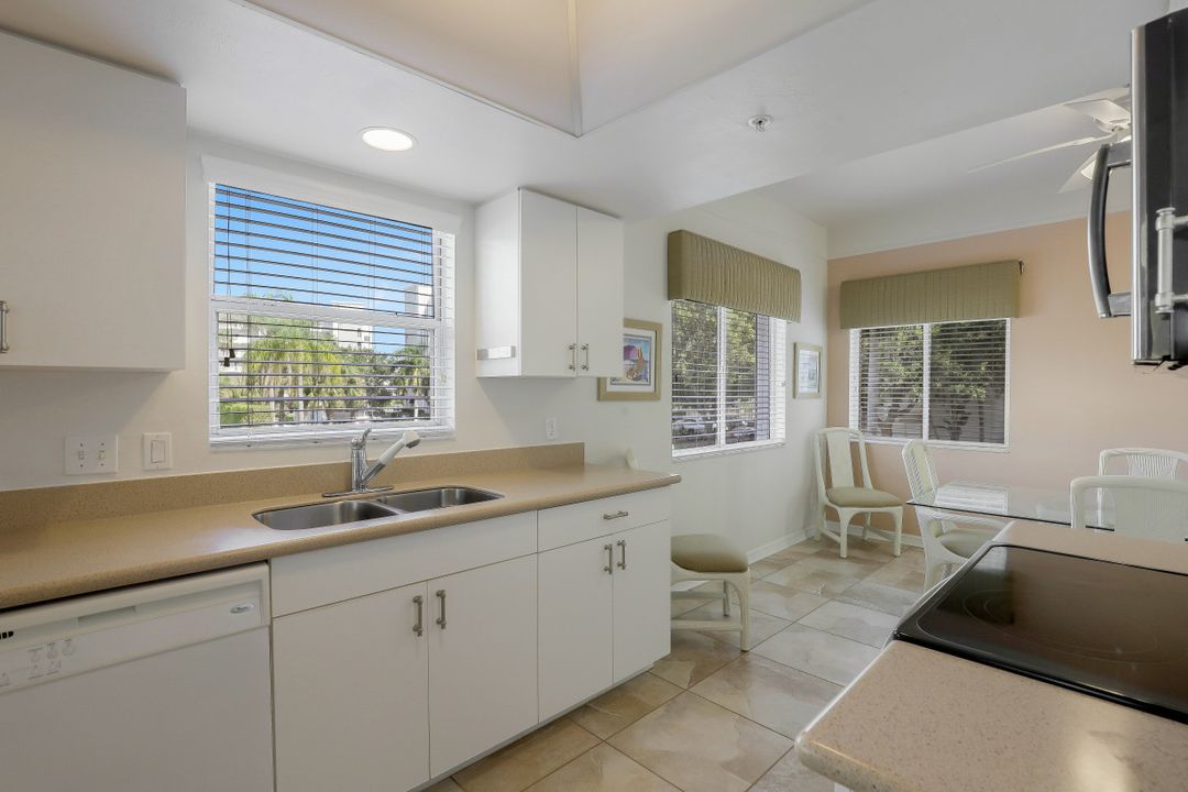 4361 Bay Beach Ln #124, Fort Myers Beach, FL 33931
