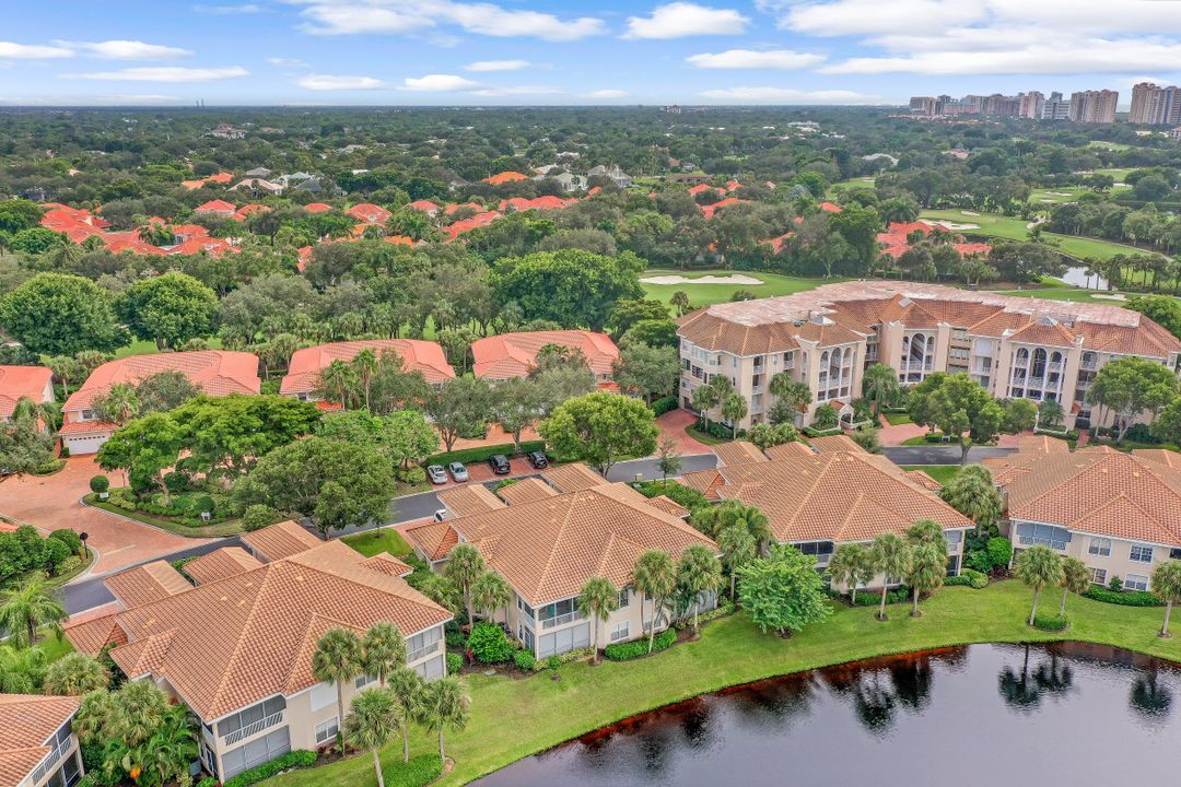 8453 Abbington Cir #821, Naples, FL 34108