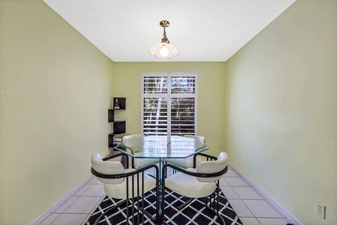 1250 Yesica Ann Cir #E201, Naples, FL 34110