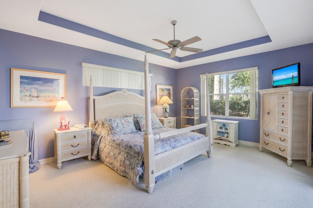 693 Mainsail Pl, Naples, FL 34110