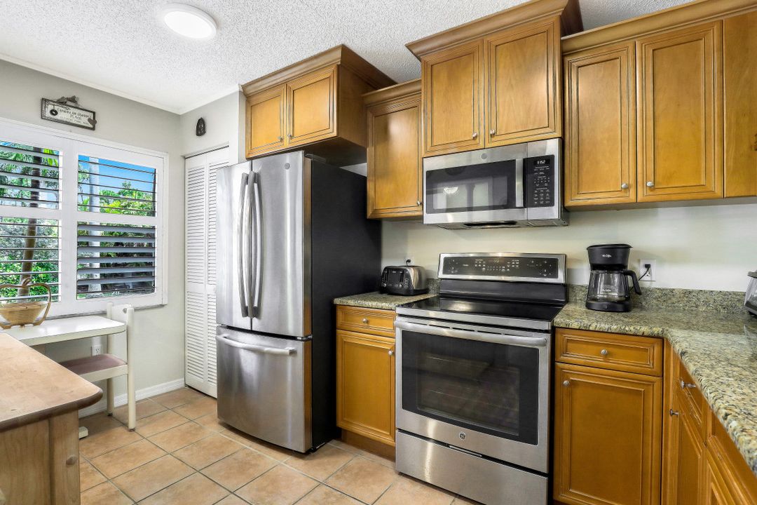 3031 Sandpiper Bay Cir #F106, Naples, FL 34112