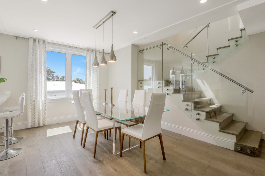 875 9th St S #PH, Naples, FL 34102