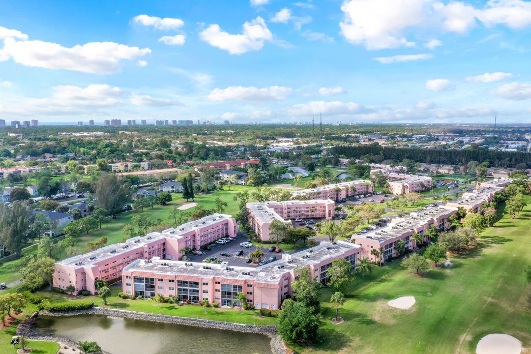 180 Turtle Lake Ct #103, Naples, FL 34105