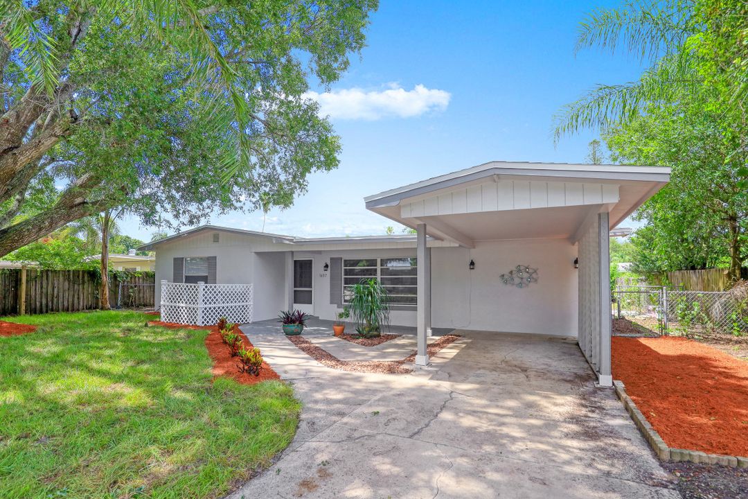 1637 Winkler Ave, Fort Myers, FL 33901
