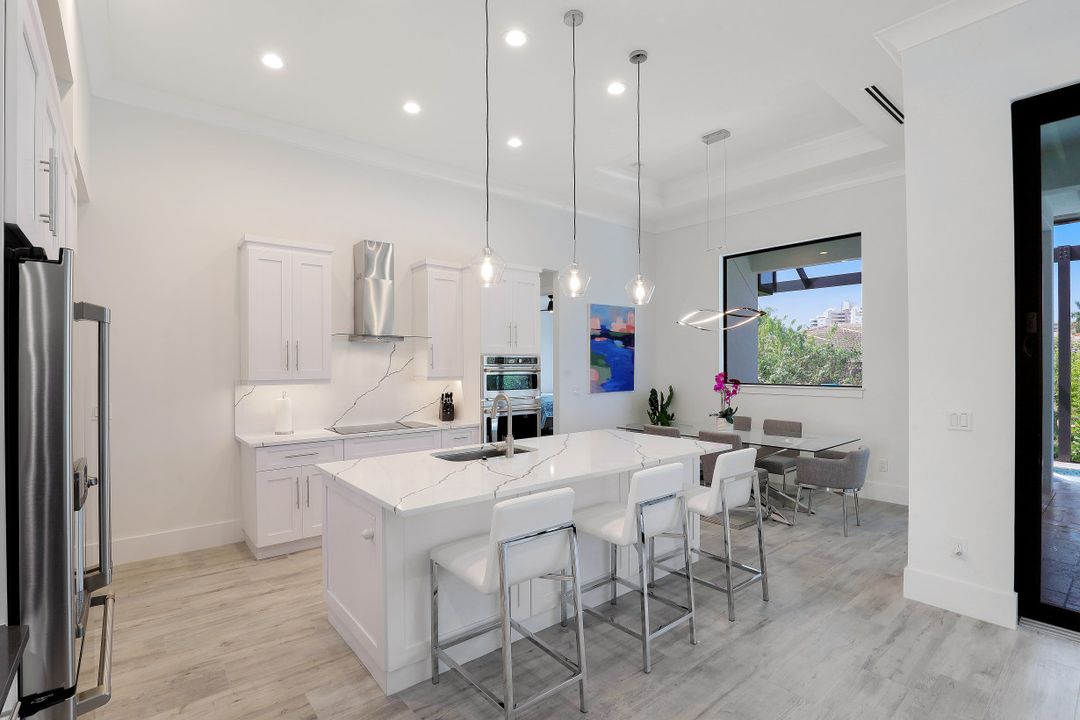 670 Amber Dr, Marco Island, FL 34145