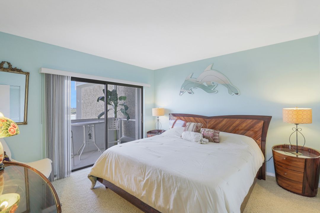 60 W Pelican St #504, Naples, FL 34113