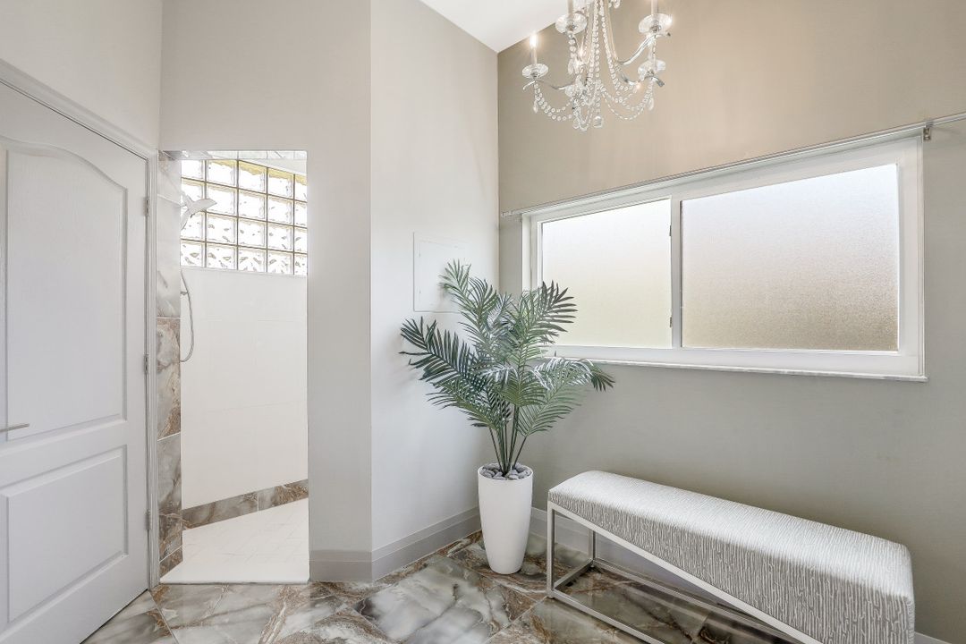 570 Elk Cir, Marco Island, FL 34145