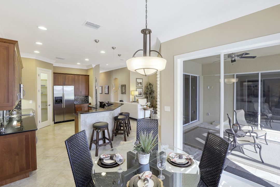 9131 Crystal Ct, Naples, FL 34120