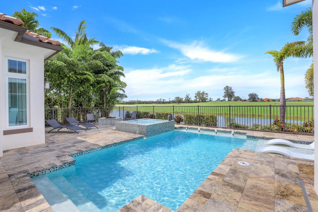 16373 Corsica Way, Naples, FL 34110